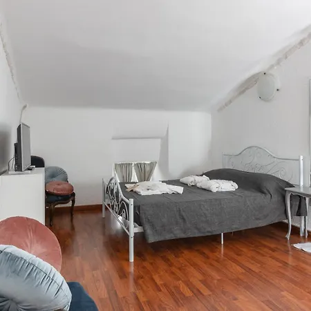 Loft Rossetti Lejlighed *